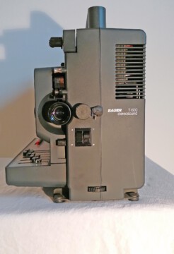 Projektor Bauer T600 Stereosound (Frontansicht auf Objektiv)