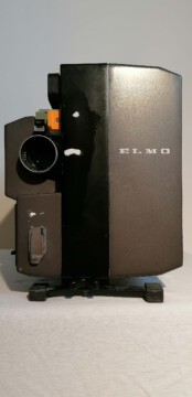 Projektor Elmo GS 1200 (Frontansicht auf Objektiv)
