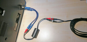 Verkabelungsbeispiel Elmo ST-1200 Aux Out mit Klinke/Cinch-Adapter, Cinch-Y-Kabel und Massetrennfilter
